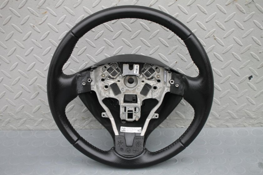 Руль Nissan Note e12