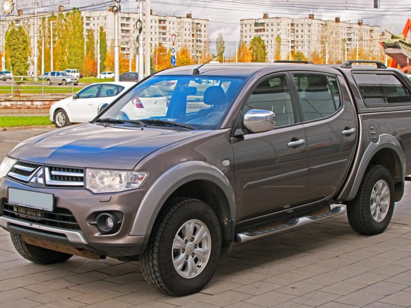 Mitsubishi l200 IV
