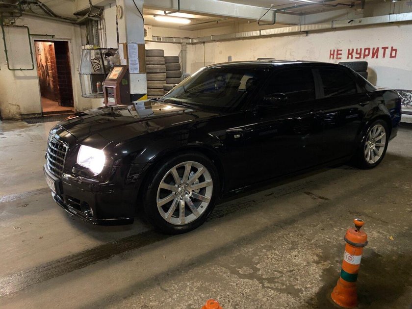 Chrysler 300c srt8
