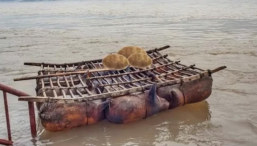 Древняя лодка