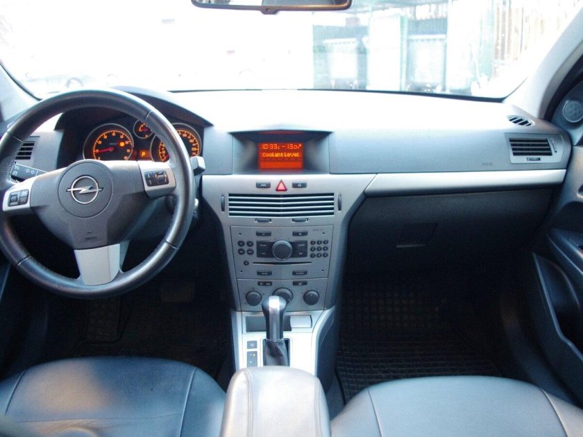Opel Astra 2008 1.8 салон