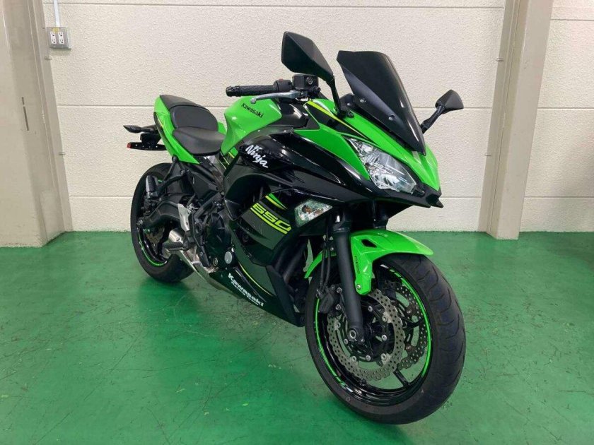 Зеленый классический мотоцикл