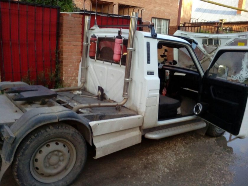 ВИС 2345 седельный тягач