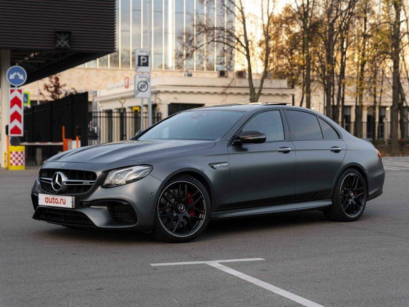 Мерседес е класс АМГ 2021