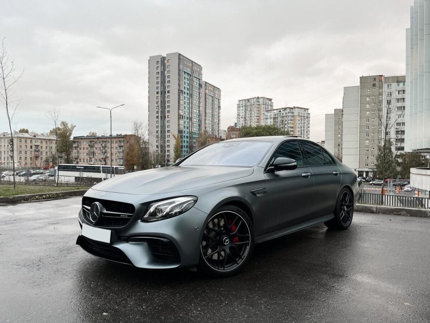 Фото Мерседес е класс АМГ
