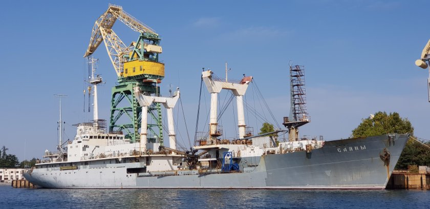 Саяны судно Севастополь