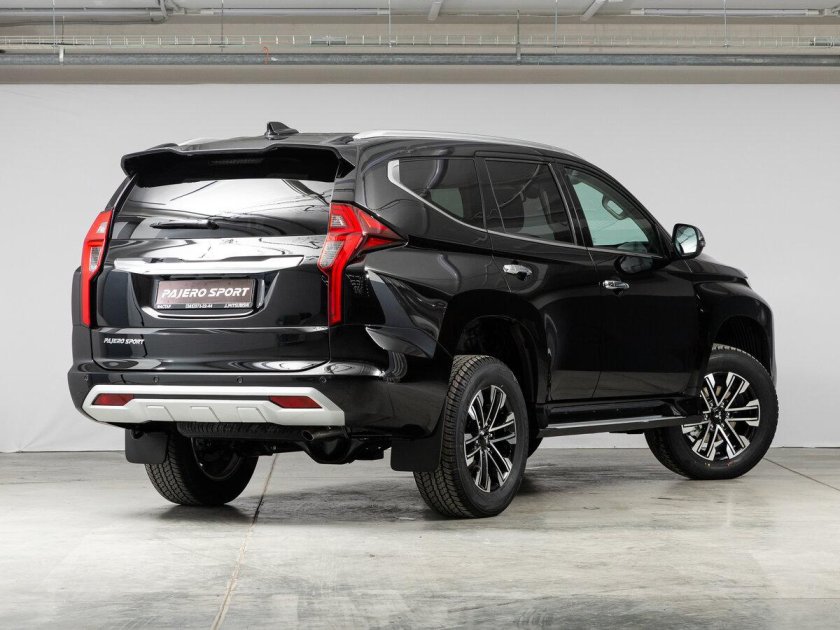 Паджеро спорт 2022 черный