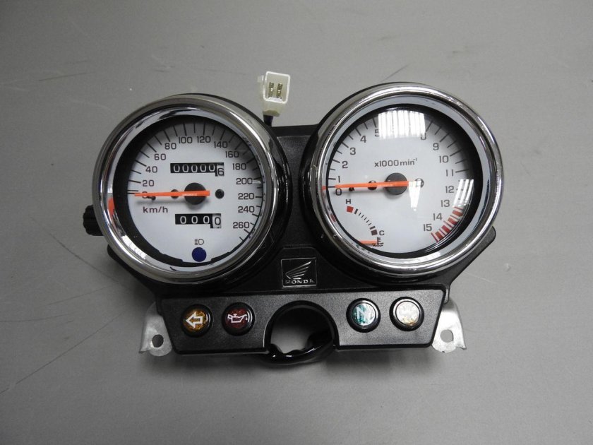 Honda CB 600 Hornet приборная панель