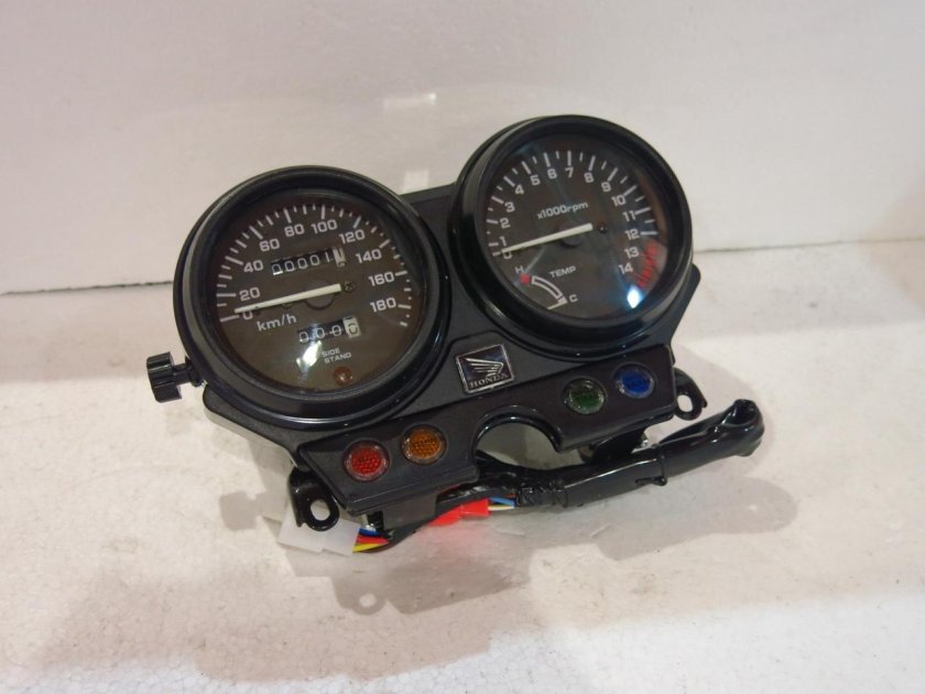 Honda CB 1 приборная панель