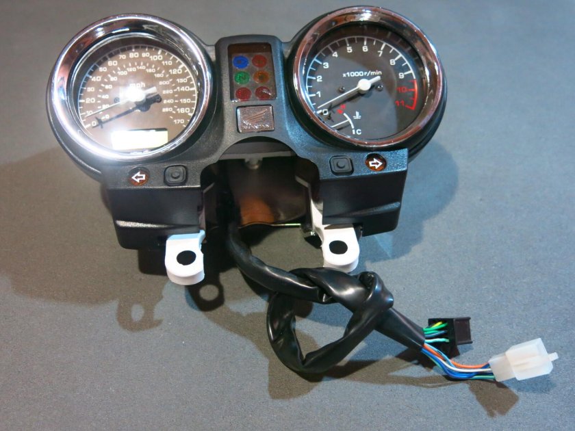 Панель приборов Хонда Хорнет 600