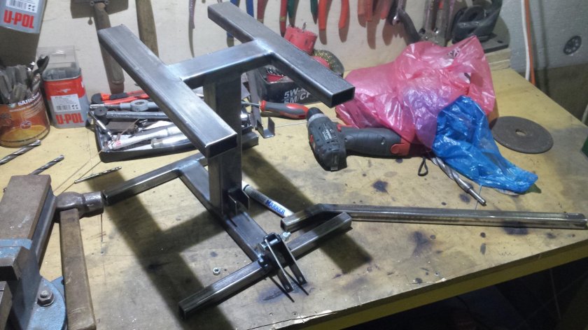 Подставка для кроссового мотоцикла