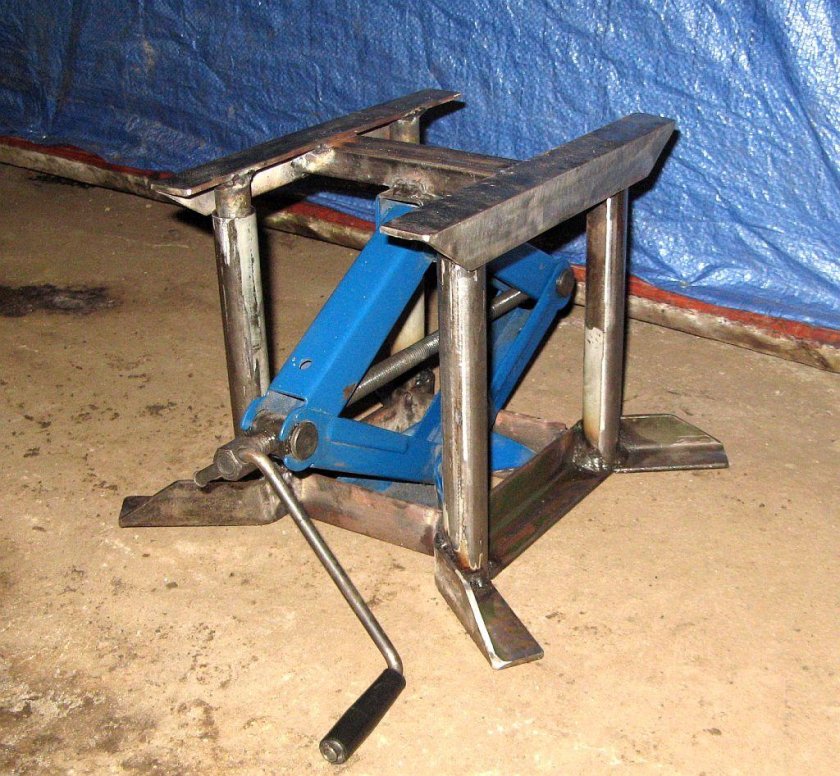 Ножничный домкрат механический 500х500мм