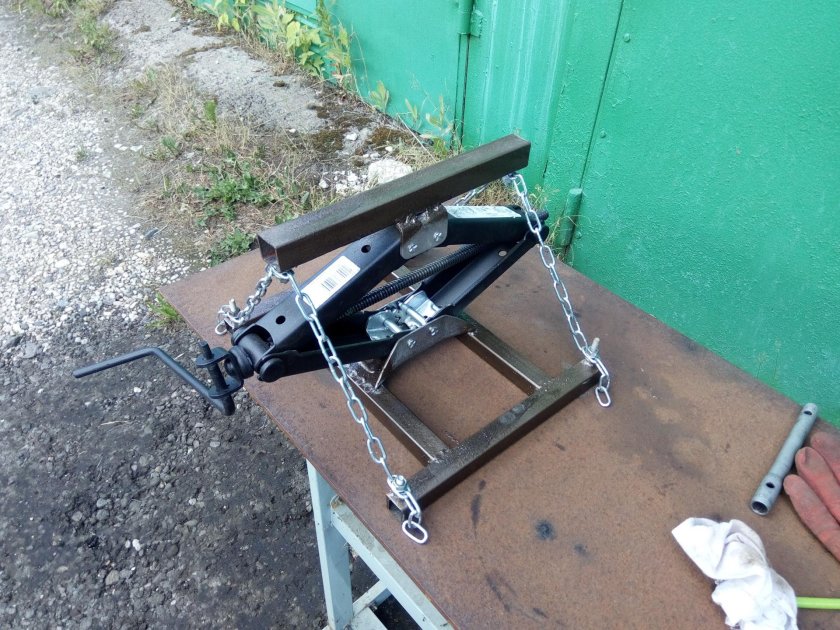 Домкрат для мотоцикла Урал