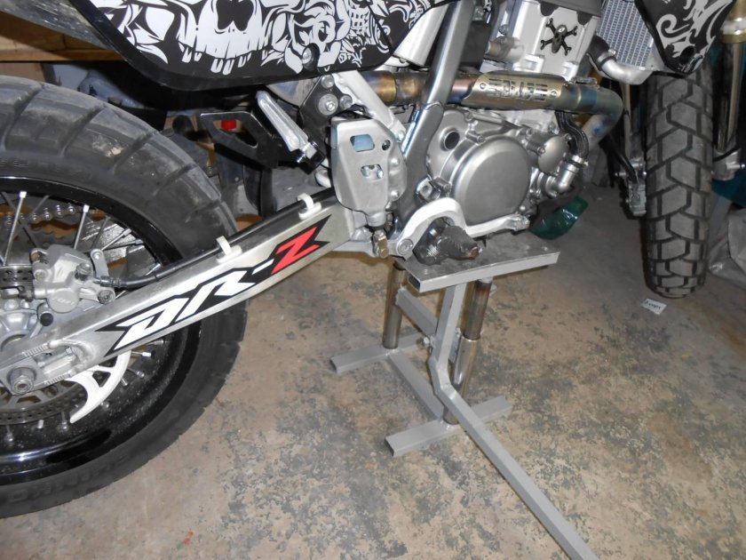 Подставка для кроссового мотоцикла