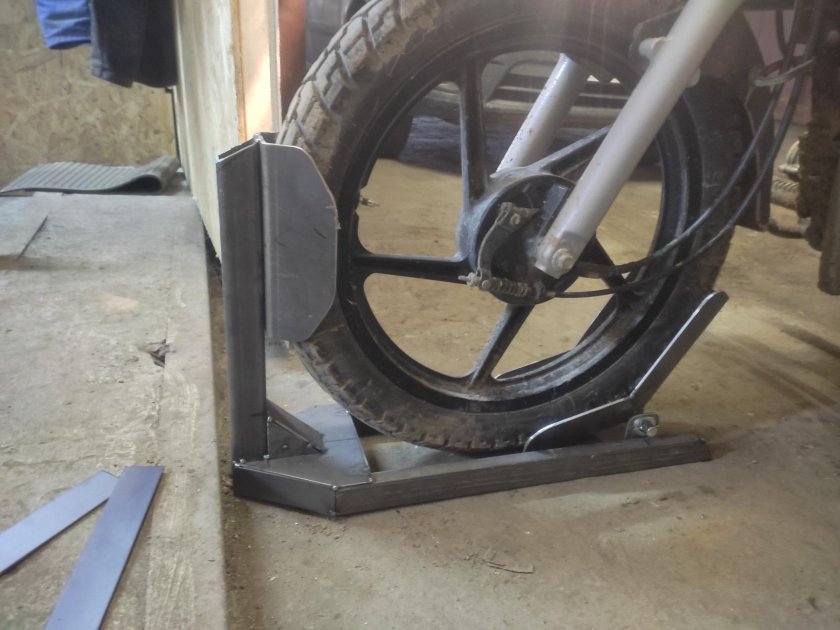 Крепление для перевозки мотоцикла в прицепе