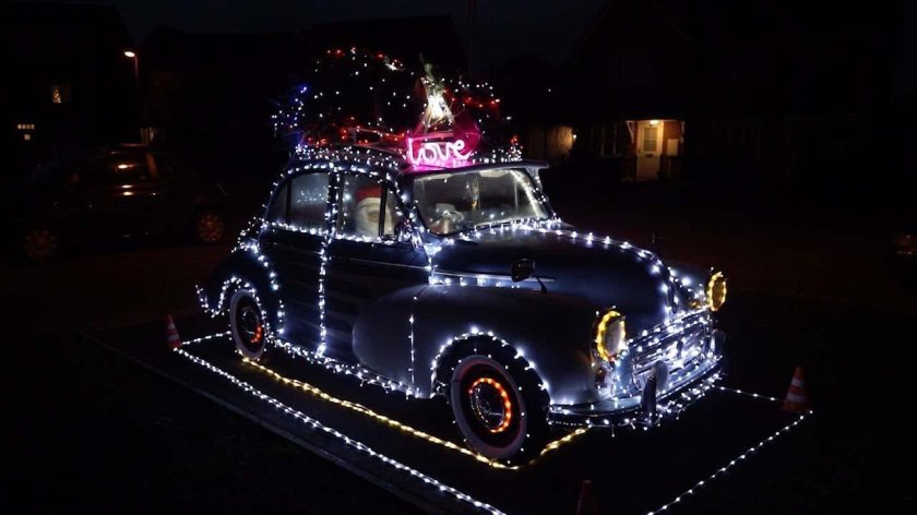 Новогоднее украшение автомобиля