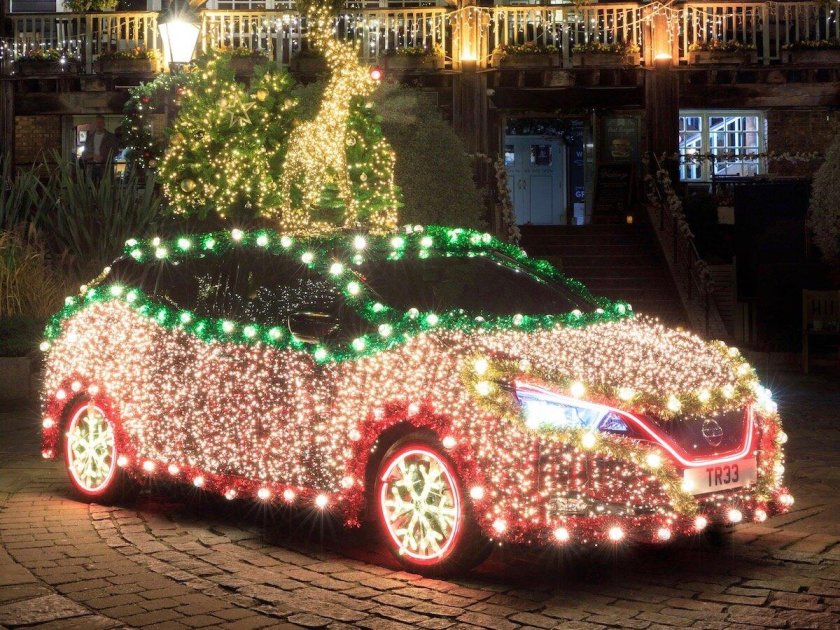 Новогодний автомобиль