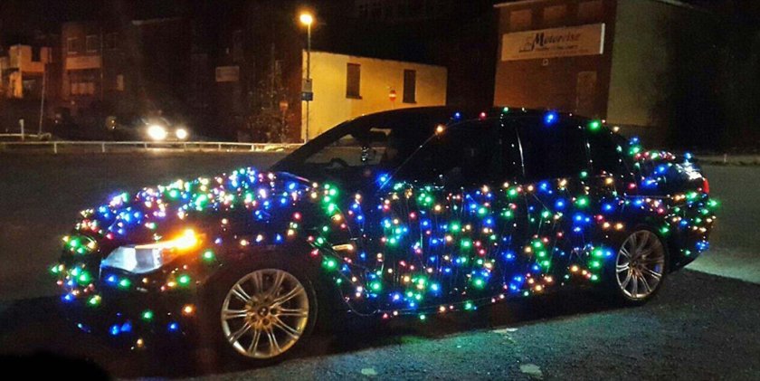 Новогоднее украшение машины