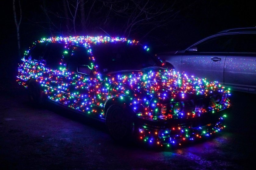 Новогоднее украшение автомобиля