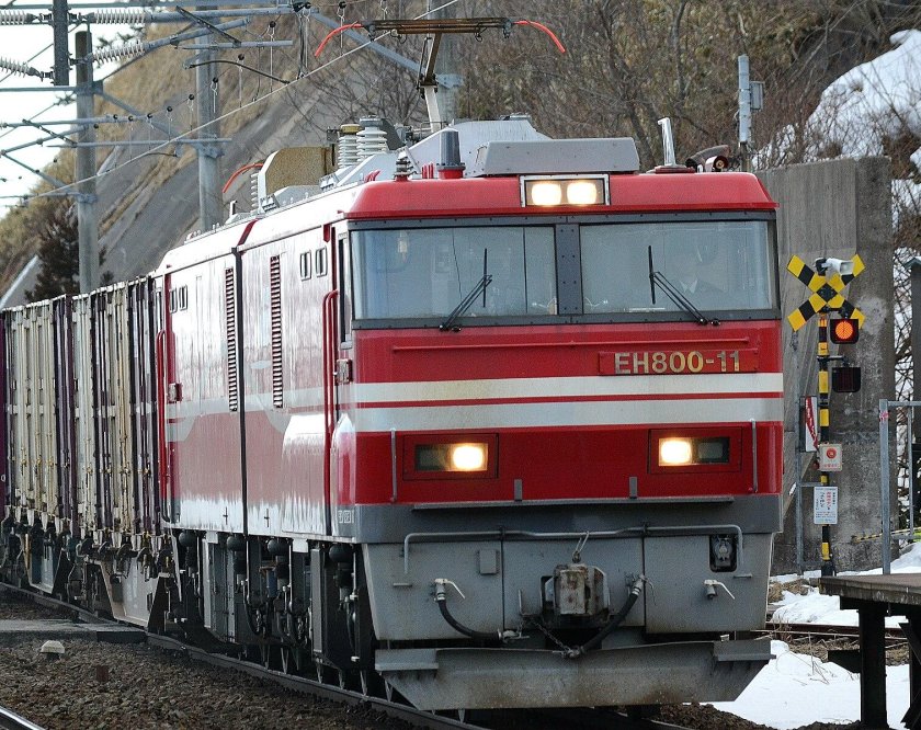 Электровоз ЮНАЛИШ албом касбий фаолияти чизмачилик