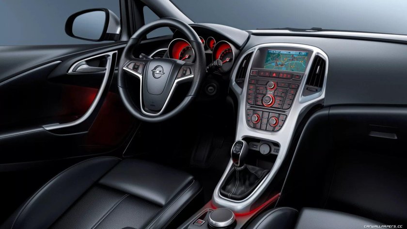 Opel Astra GTC 2012 салон