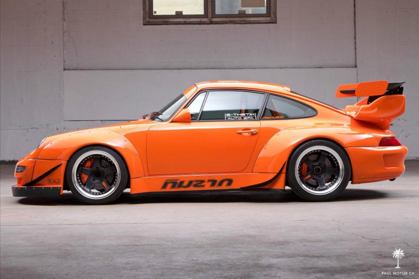 Porsche 911 Carrera RWB