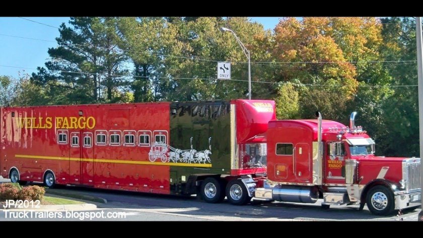 Semi Trailer Horse Hauler