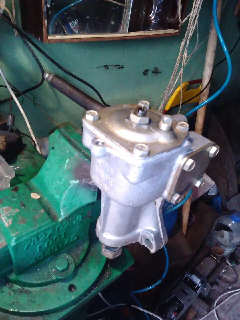 Усилитель рулевого редуктора Нива