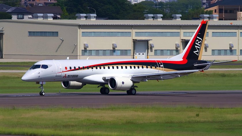 Самолет Митсубиси MRJ