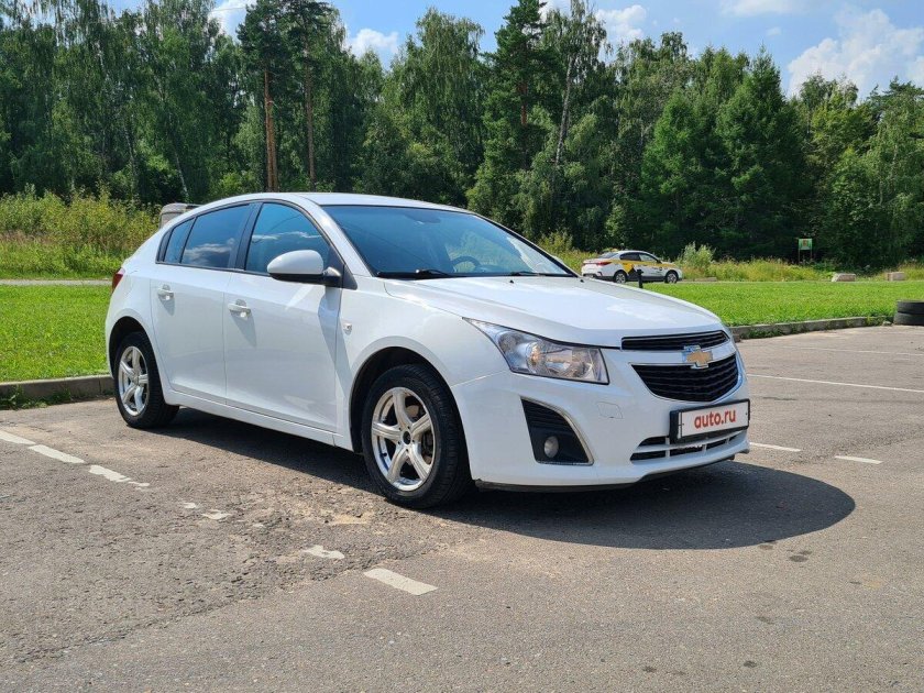 Chevrolet Cruze Hatchback серебристый