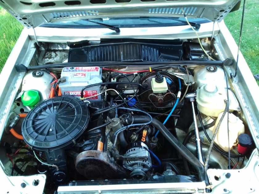 Audi 80 b2 подкапотка