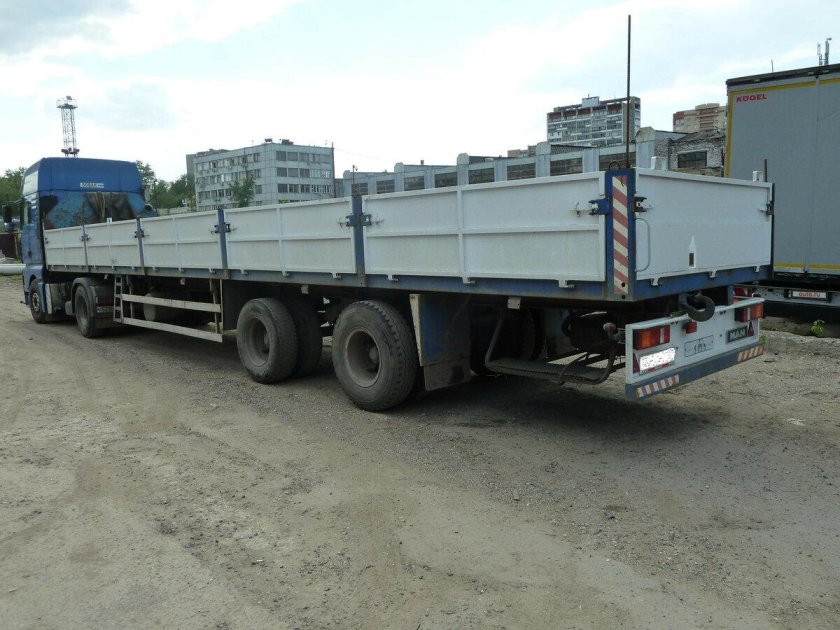 Полуприцеп бортовой МАЗ-938662