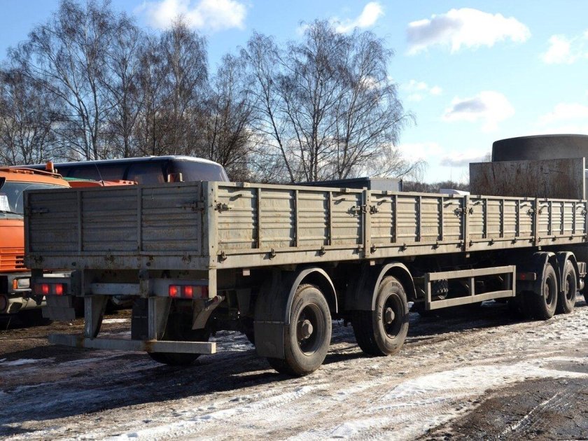 Бортовой полуприцеп МАЗ-938660-044