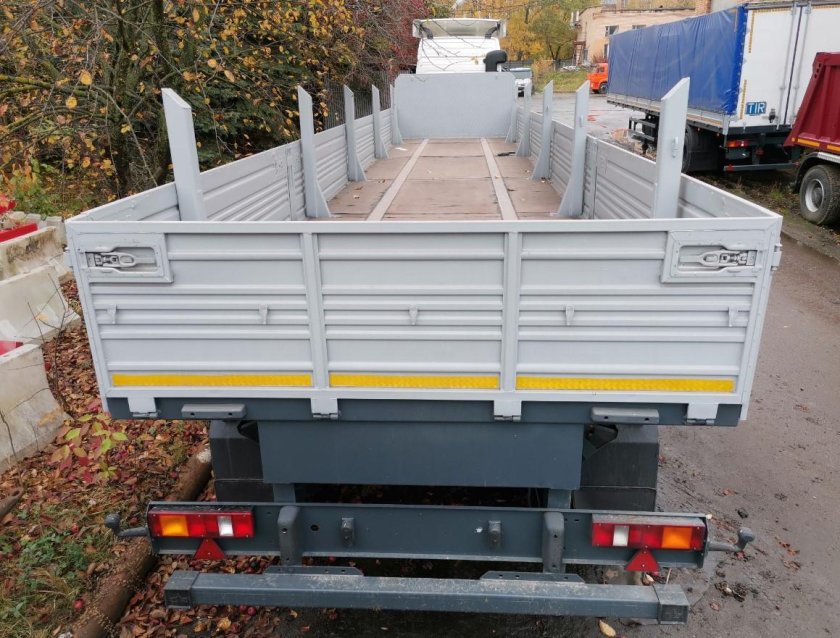 Бортовой полуприцеп МАЗ-938660-044