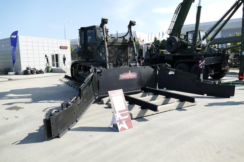 ТТД-3 тракторный тягач-дозировщик