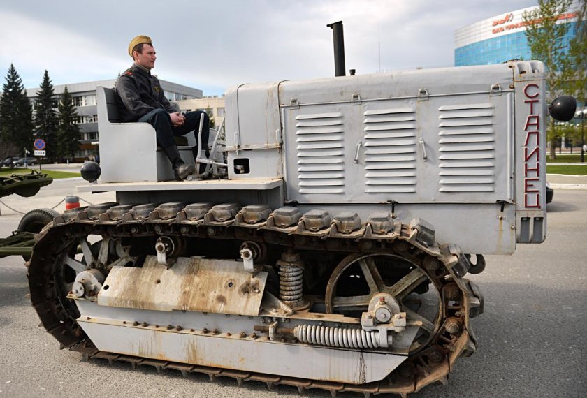 Сталинец-65 трактор