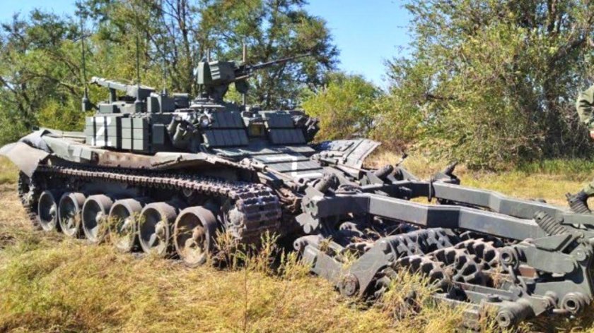 Бронированная машина разминирования БМР-3