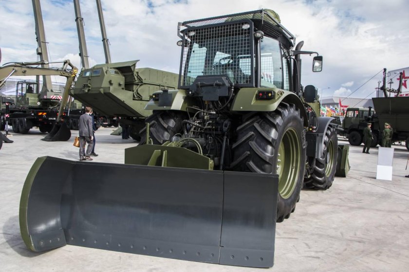 Удм трактор военный