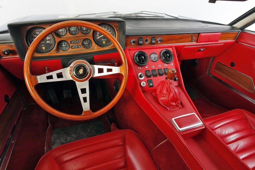 Ламборгини Эспада салон