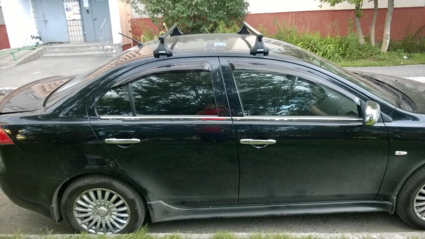 Багажник на крышу Митсубиси Лансер 10