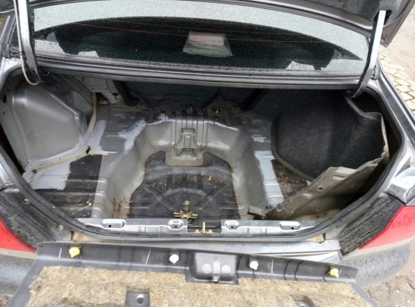 Лансер 9 багажник