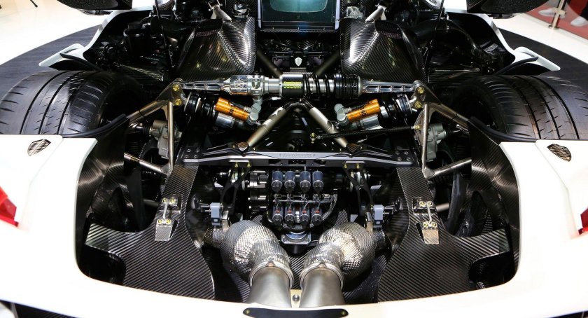 Кенигсегг Джеско двигатель