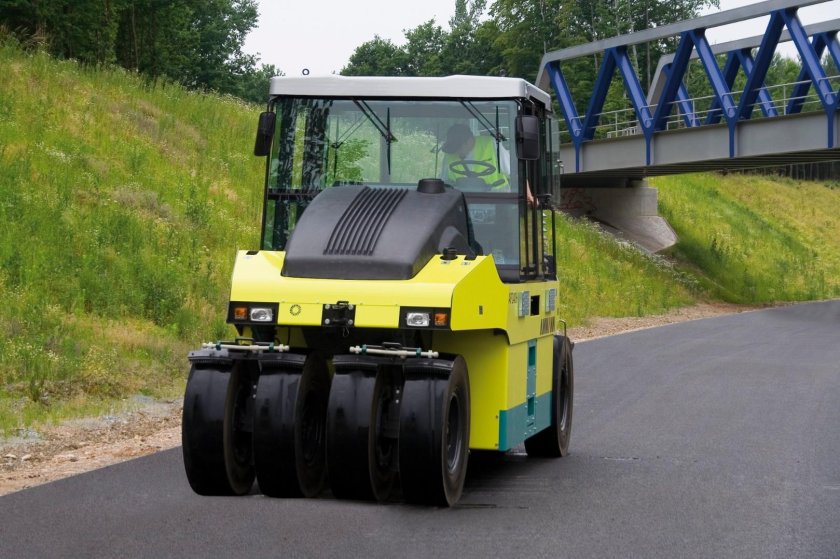 Каток дорожный Ammann ap240h