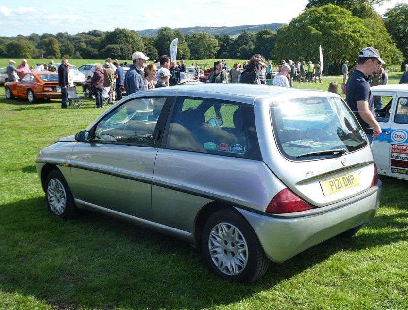 Лянча Ипсилон купить