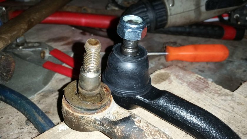 Рулевой наконечник Лада Калина 2