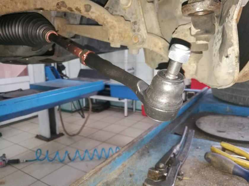 Рулевая тяга с наконечником Калина