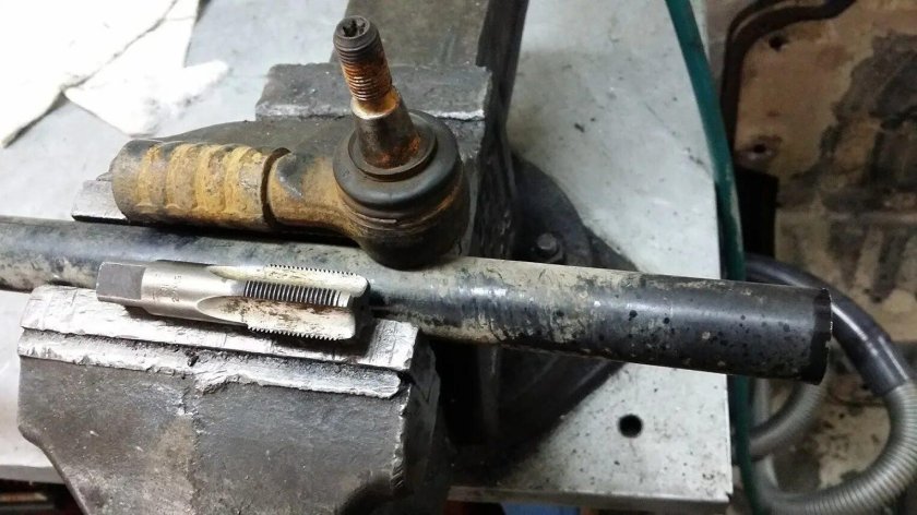 Рулевая тяга Land Rover Discovery 2