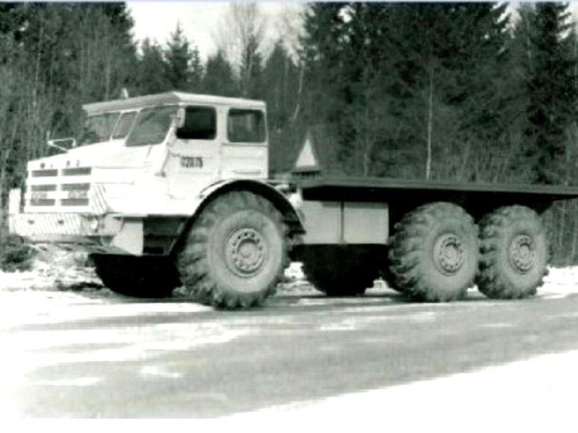 Грузовик МОАЗ 74111