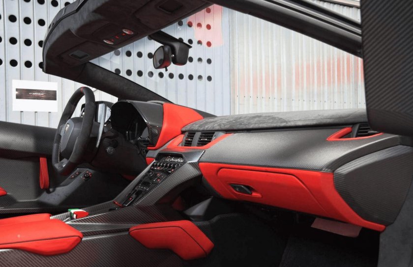 Lamborghini Veneno Roadster Interior