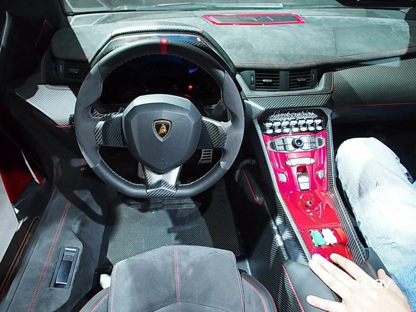 Lamborghini Veneno салон